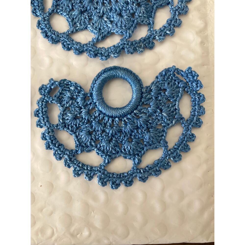Vintage shade pulls Set of 4 crocheted blue Boho Cottagecore Retro Hand made - Picture 2 of 3